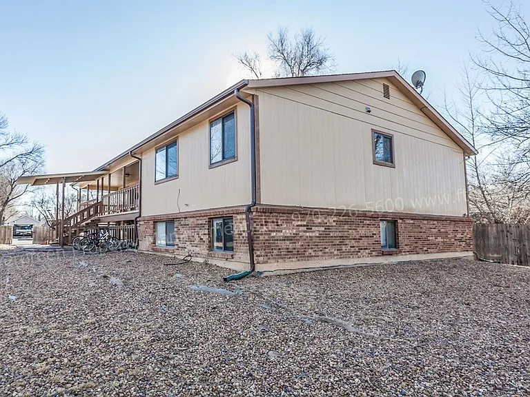 1244 Maple St — Photo 17