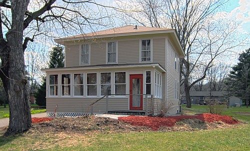 1st image of 702 Quinmore Ave N