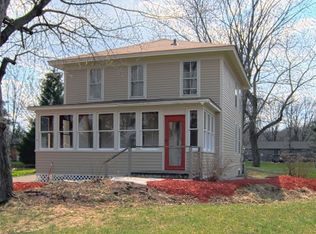 702 Quinmore Ave N, Lakeland, MN 55043