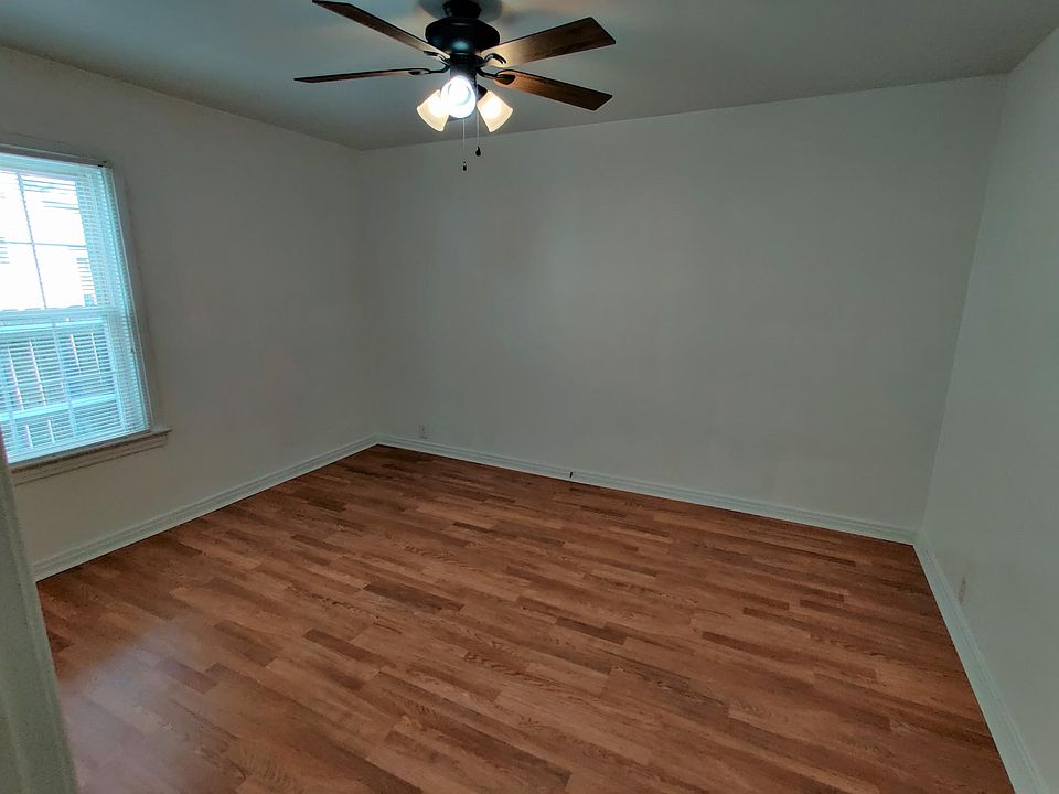 1st image of 970 S Saint James Blvd