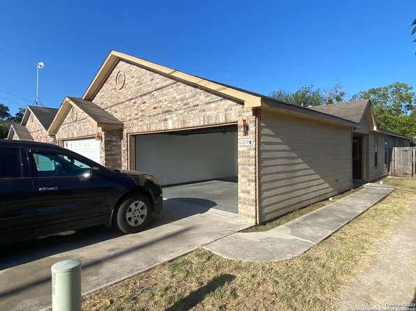 1109 4TH ST, Pleasanton, TX 78064