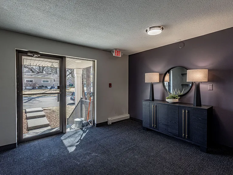 Cove Apartments — Photo 8