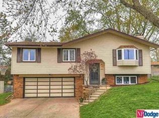 13515 Washington Cir, Omaha, NE 68137