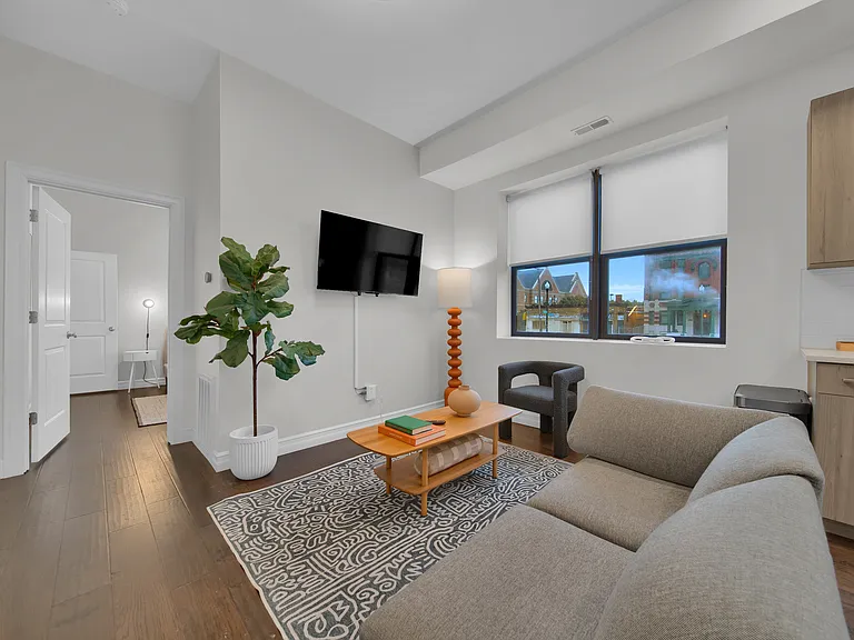 304 Erskine St #2B — Photo 6