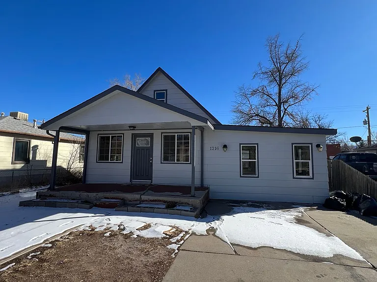 1216 Harrison Ave — Photo 1