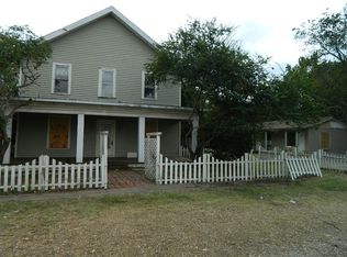 101 W Maple St, Whitewright, TX 75491