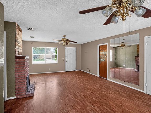 3rd image of 4340 NE 25TH TERRACE