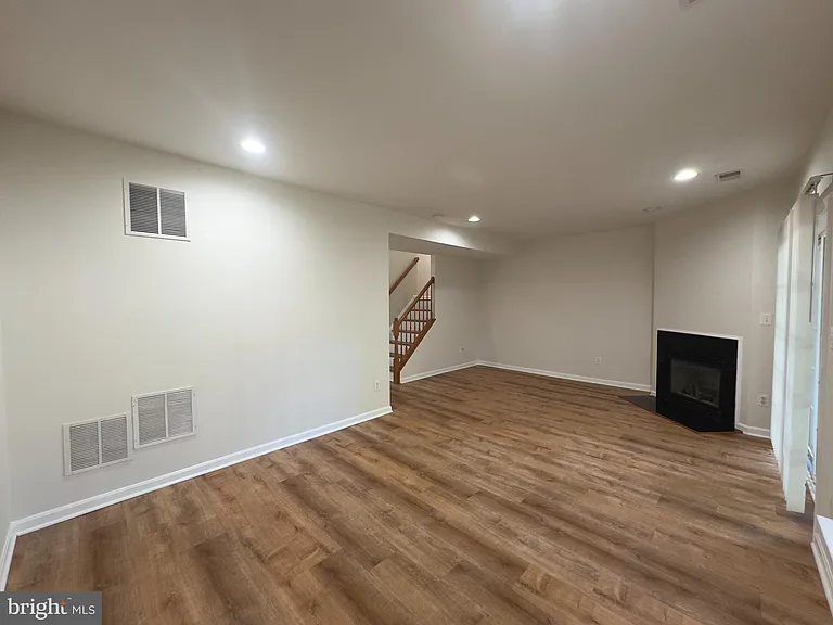 24652 Kings Canyon Sq — Photo 22