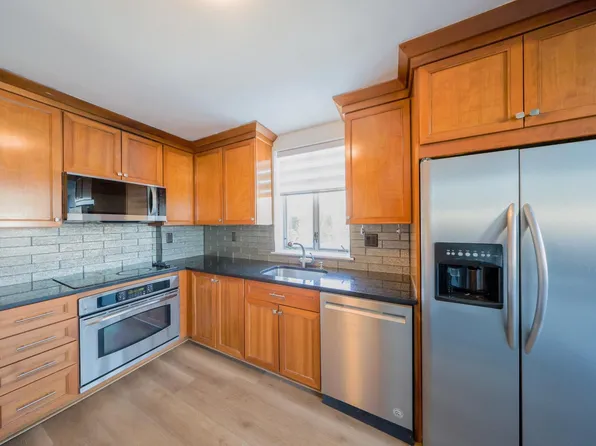 20 Hammond Pond Pkwy, Newton, MA