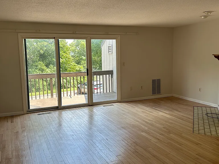 124 Skyview Dr #TOWNHOUSE — Photo 7