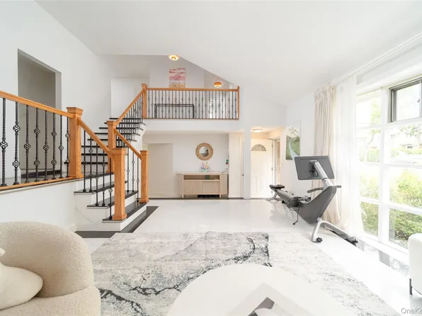 1 Horizon Road, Great Neck, NY 11020