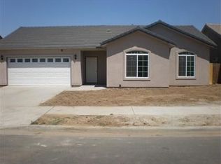 946 Maple Valley Way, Lindsay, CA 93247