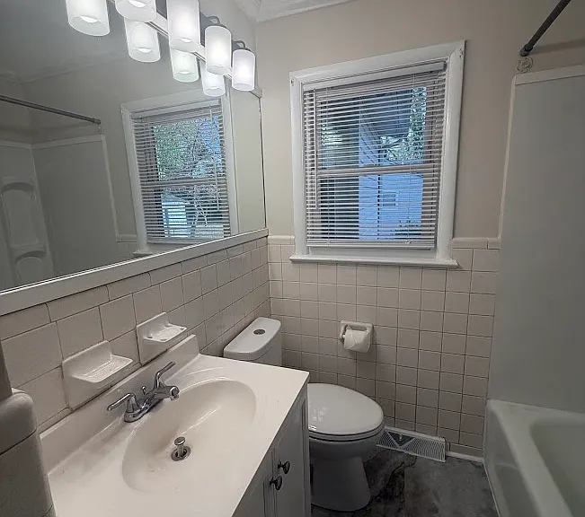 516 Kerr St — Photo 10