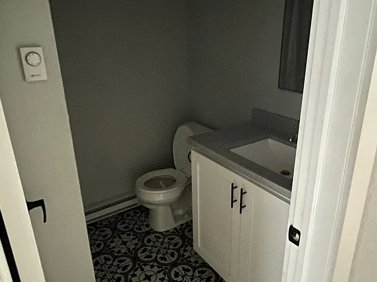 280 W 17th St #25 — Photo 8