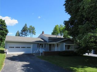 690 Westside Dr, Rochester, NY 14624