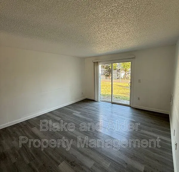 3805 NE 152nd Ave — Photo 2