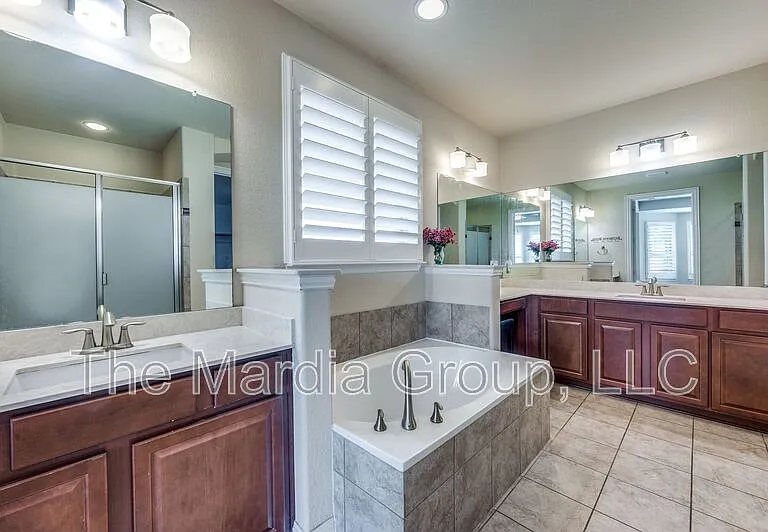 7340 Beranger Dr — Photo 6