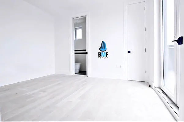 Rented by City Prime Commercial Realty  | media 20