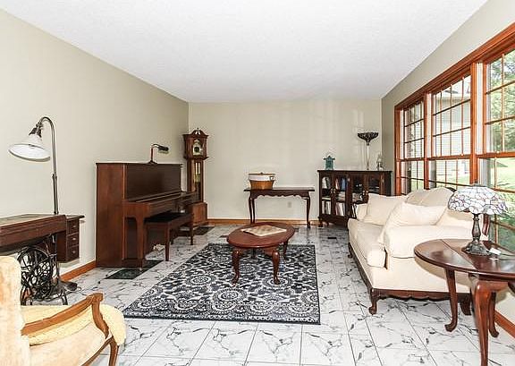 5th image of 2N128 Saddlewood Dr
