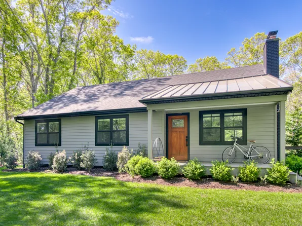 https://photos.zillowstatic.com/fp/0ac72a20c2316388e4d031250c7ef986-p_e.webp