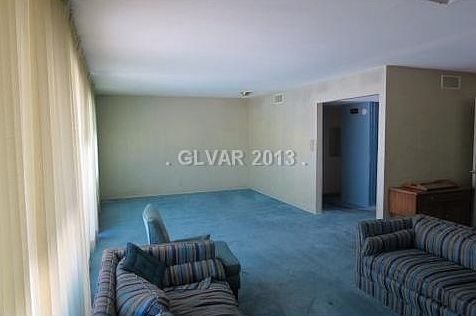 3rd image of 545 S Canosa Ave