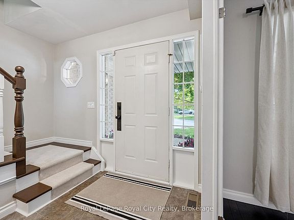 4th image of 17 Sugarbush Pl