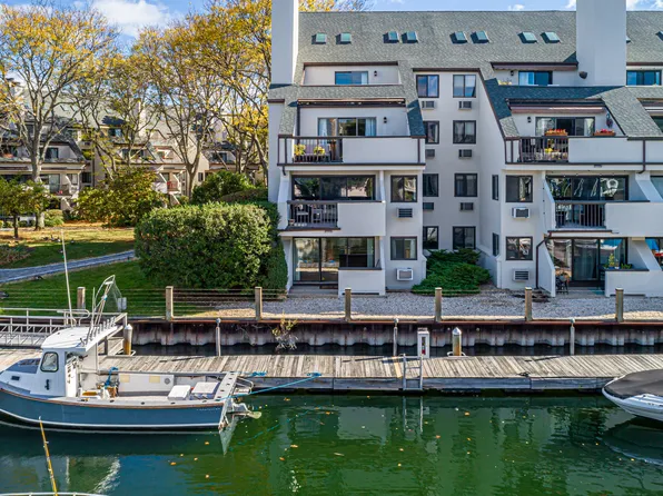 105 Harbor Drive APT 140, Stamford, CT 06902