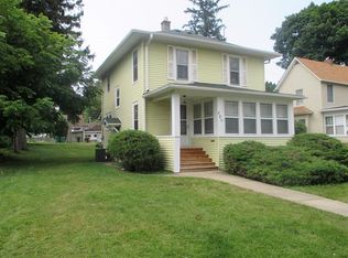 425 S 4th St, Dekalb, IL 60115