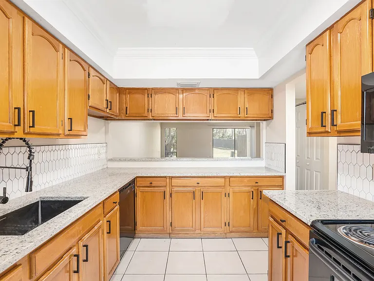 Village Square Apartments — Photo 2