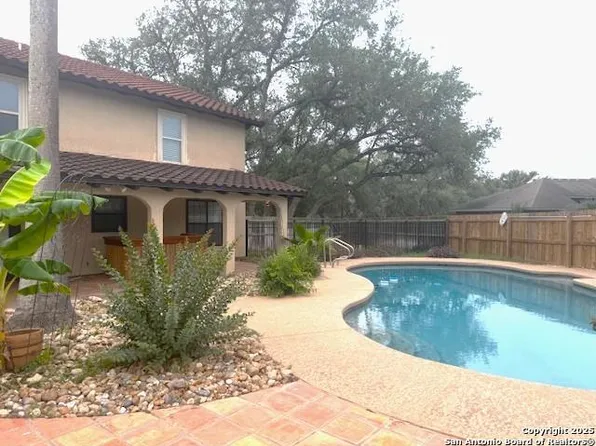 19 Windridge, Beeville 78102