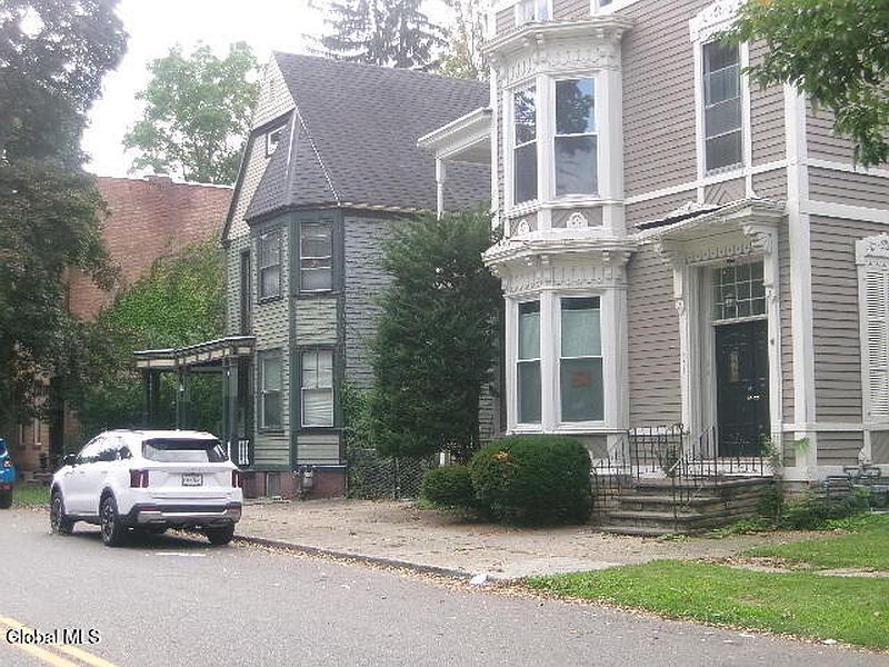 3rd image of 558 3rd Avenue