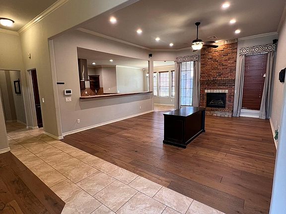 4th image of 17028 Platinum Ln