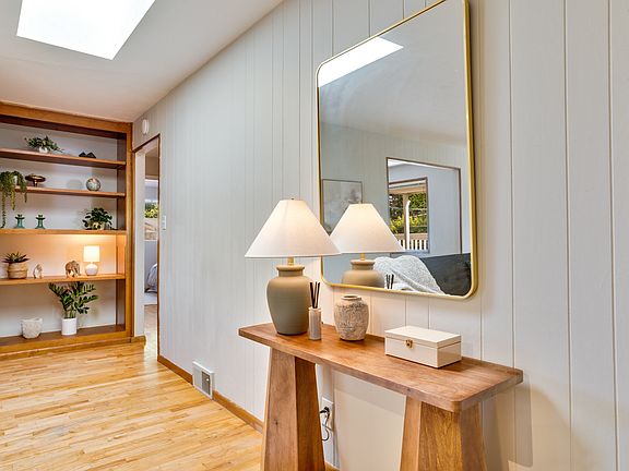 5th image of 2915 Louise Ave W #0