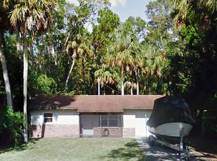 5610 Riverside Dr, Yankeetown, FL 34498