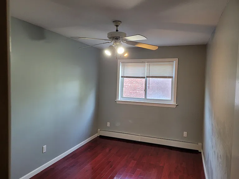 218 Allen Ave — Photo 4