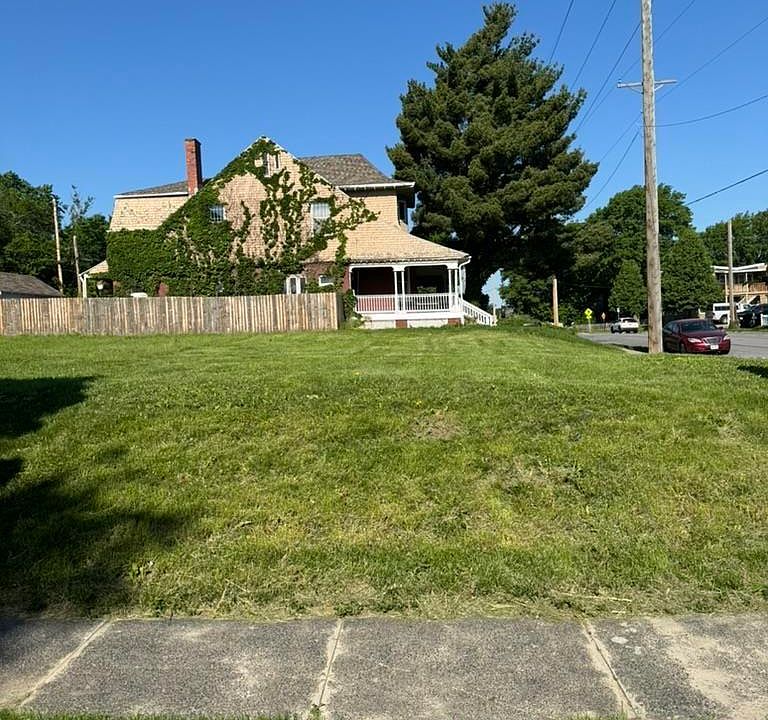 2nd image of 1102 S 31st St