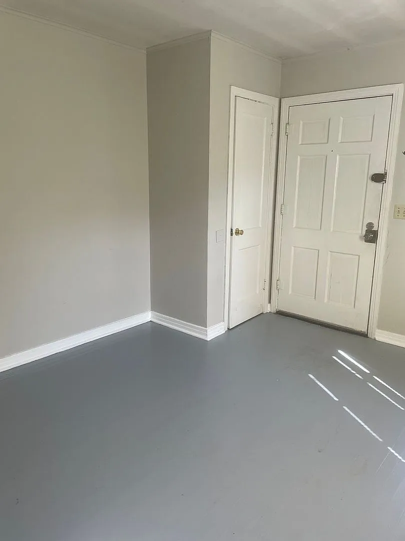 New Paint and Flooring, 1 Bedroom Bossier Home — Photo 3
