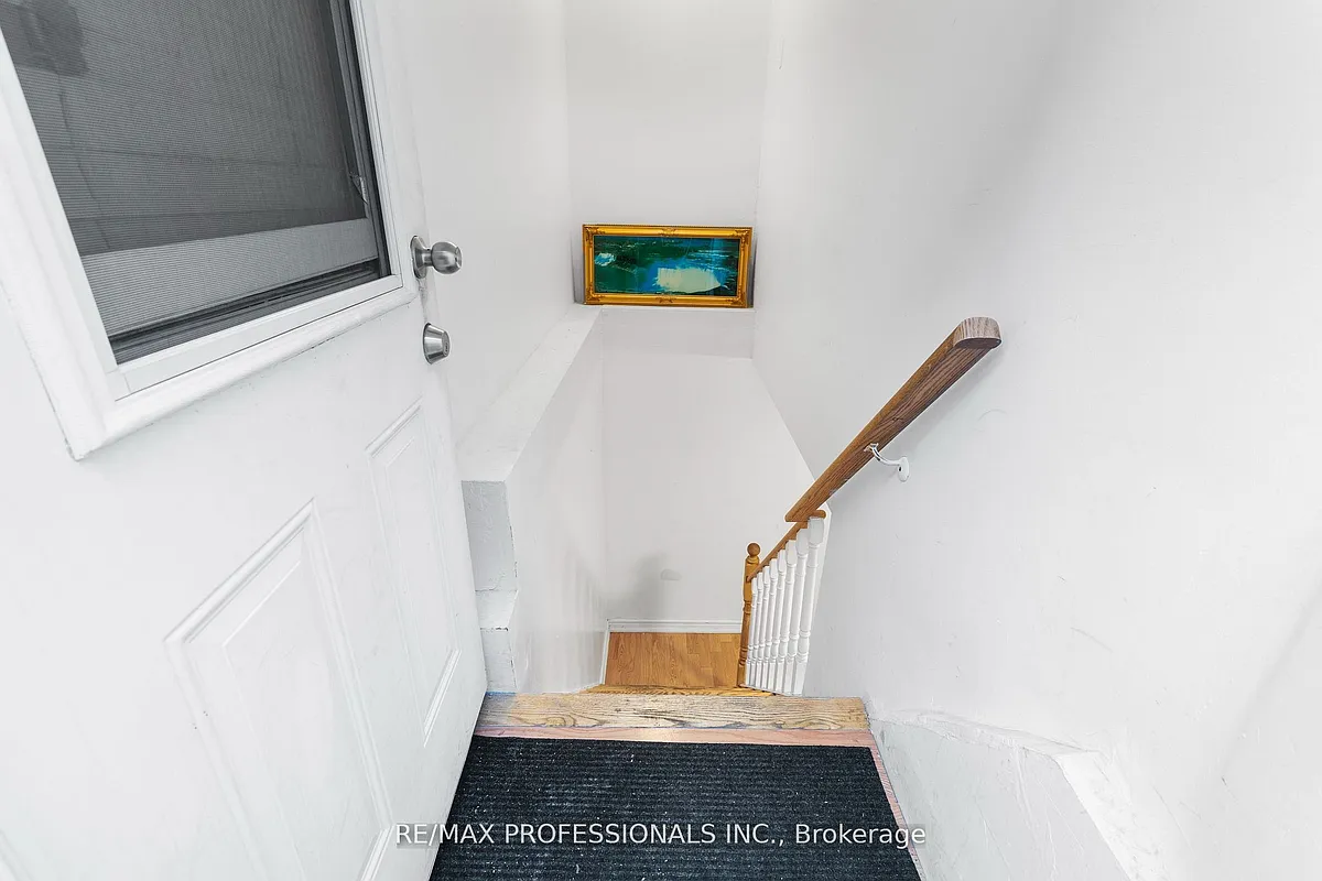 Building Photo - 161 Bob Yuill Dr #BASEMENT