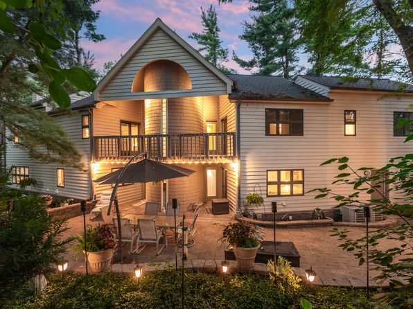 623 E Bailey Rd, Naperville, IL 60565