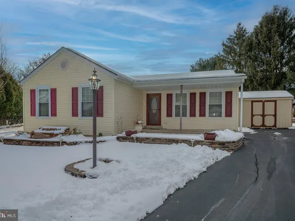 34 Cambridge Ct, Downingtown, PA 19335