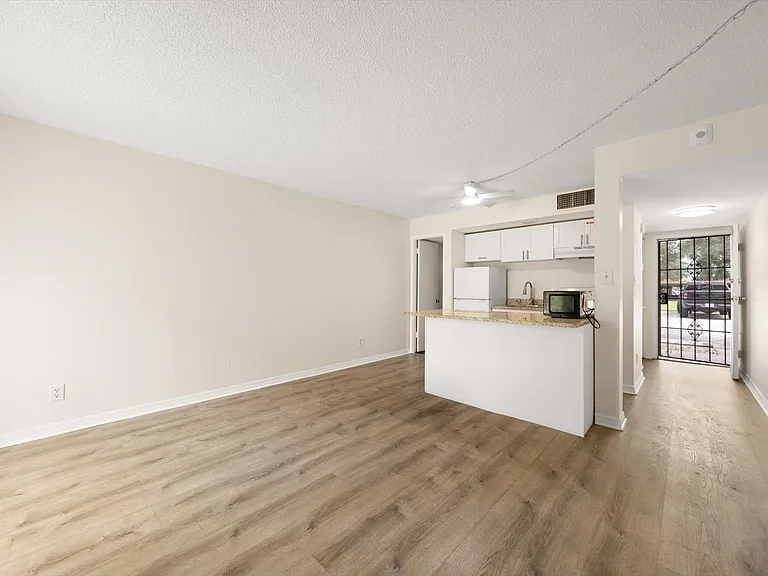 5820 N Church Ave #135 — Photo 8