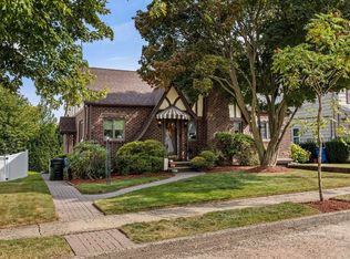 33 Highfield Ln, Rutherford, NJ 07070