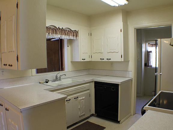 2nd image of 2103 N Cochiti Ave