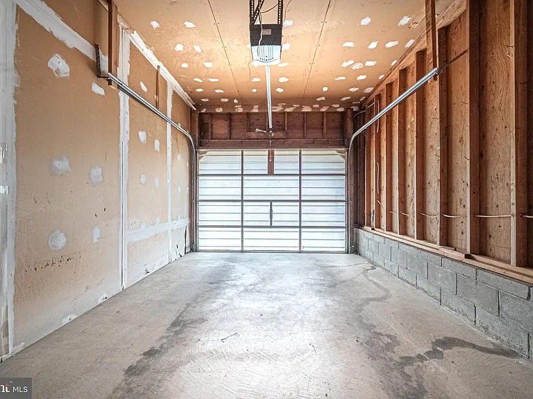445 Highland Ave — Photo 5