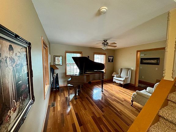 5th image of 9943 N West Dr