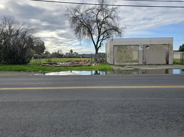 1915 E Houston Avenue, Visalia, CA 93292