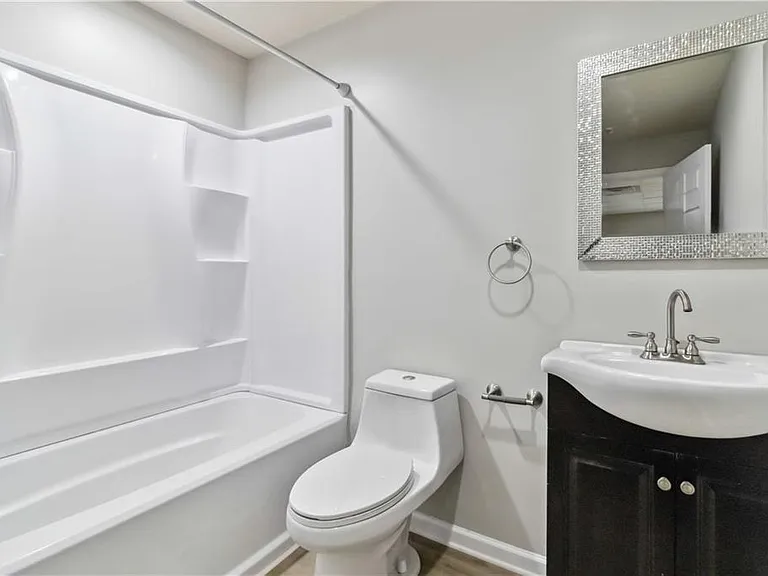 100 Heritage Club Cir — Photo 17