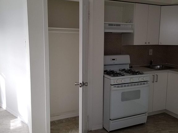 5th image of 116 Sandalwood Dr