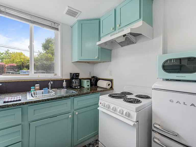 1325 Sacramento St #1 — Photo 23