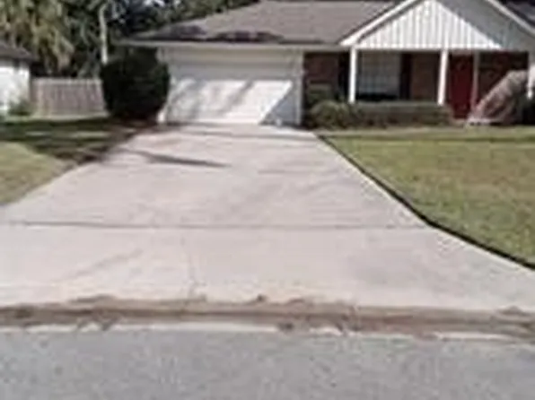 940 Moss Dr, Savannah, GA 31410